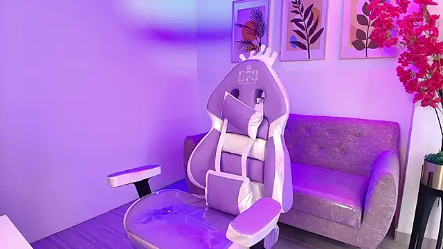 Snapshot of Maddie_T18 chatting on 02-09-26, 11:25 Maddie T18 online show from 02-09-26, 11:25