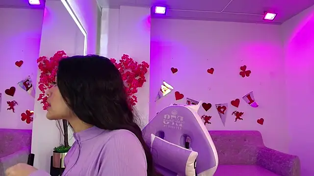 Snapshot of Maddie_T18 chatting on 02-17-26, 11:18 Maddie T18 online show from 02-17-26, 11:18