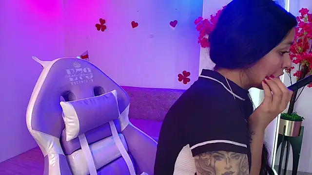 Snapshot of Maddie_T18 chatting on 02-25-26, 11:09 Maddie T18 online show from 02-25-26, 11:09