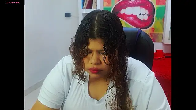 Snapshot of Cloe_r chatting on 02-04-26, 10:36 Cloe r online show from 02-04-26, 10:36