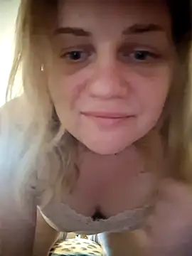 Snapshot of VitniKis chatting on 02-24-26, 10:35 VitniKis online show from 02-24-26, 10:35