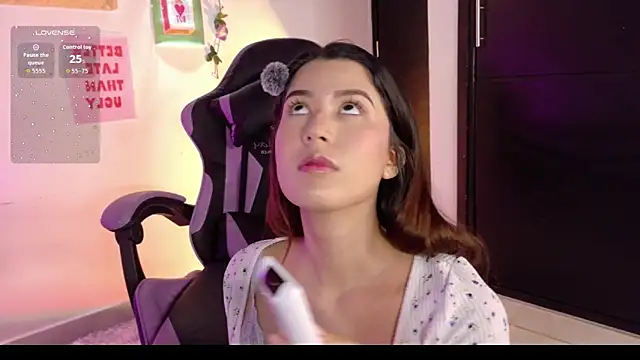 emicute  online show from 02-13-26, 02:57