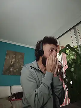 Snapshot of kauzZhomi chatting on 02-02-26, 12:15 kauzZhomi online show from 02-02-26, 12:15