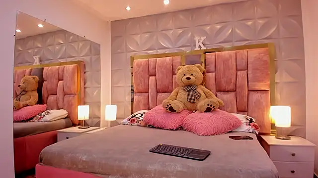 Paris Velvet online show from 02-07-26, 10:13