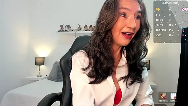 Snapshot of Emma_Mendozaa chatting on 02-27-26, 11:32 Emma Mendozaa online show from 02-27-26, 11:32