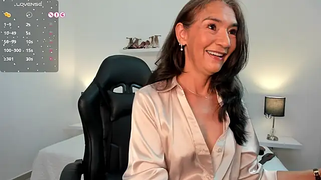 Emma Mendozaa online show from 04-07-26, 11:43