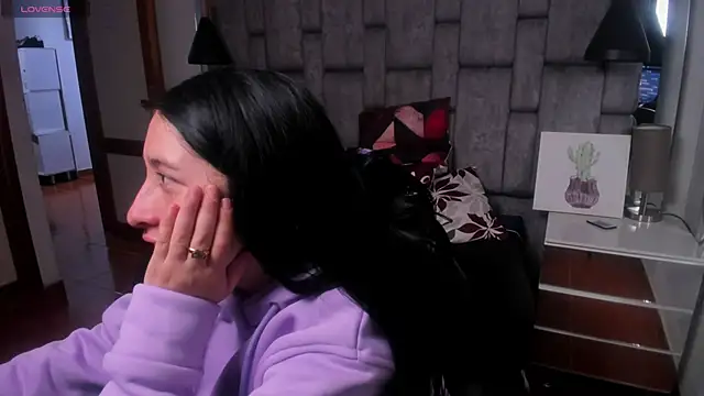 Snapshot of Maitebigboobs chatting on 02-25-26, 05:06 Maitebigboobs online show from 02-25-26, 05:06