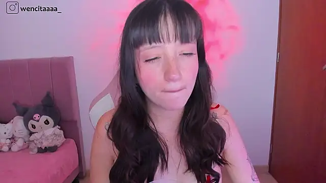 Snapshot of wenn_ chatting on 02-06-26, 01:43 wenn online show from 02-06-26, 01:43