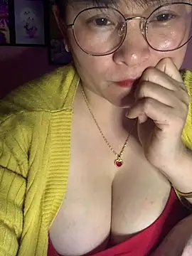 Snapshot of Star-sweet01 chatting on 02-04-26, 12:55 Star-sweet01 online show from 02-04-26, 12:55