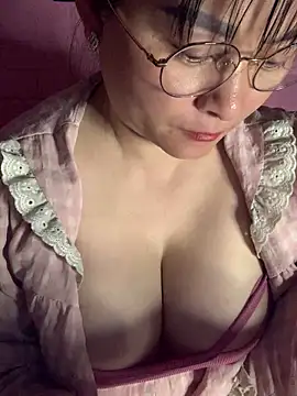 Snapshot of Star-sweet01 chatting on 02-11-26, 05:34 Star-sweet01 online show from 02-11-26, 05:34