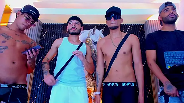 Snapshot of the_knights_of_the_night chatting on 02-05-26, 06:40 the knights of the night online show from 02-05-26, 06:40