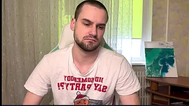 Snapshot of Cari__ chatting on 02-14-26, 08:00 Cari online show from 02-14-26, 08:00