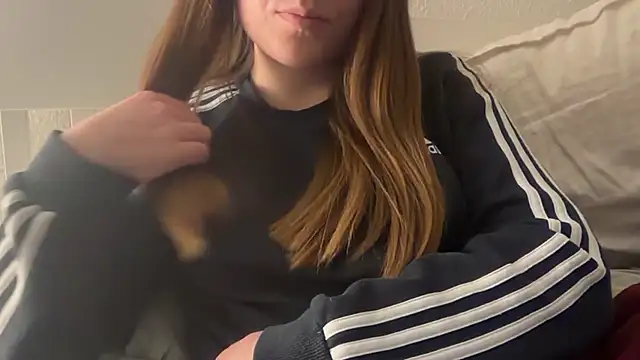 Snapshot of Lucyschickt chatting on 02-26-26, 05:45 Lucyschickt online show from 02-26-26, 05:45