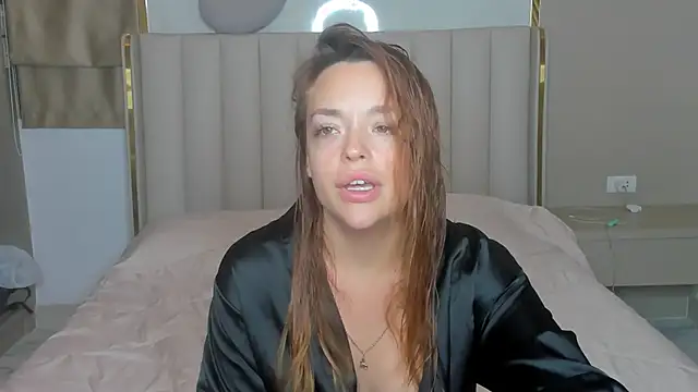 Snapshot of stellaa_quenn chatting on 02-12-26, 12:33 stellaa quenn online show from 02-12-26, 12:33