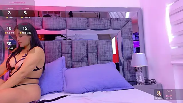 Snapshot of Samantha_Mont chatting on 02-16-26, 04:58 Samantha Mont online show from 02-16-26, 04:58