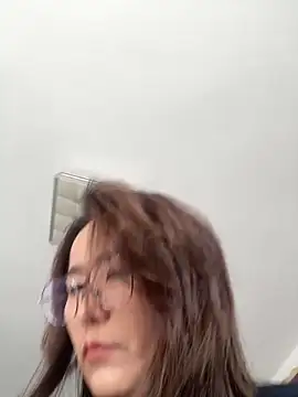 Snapshot of Youyou_12 chatting on 02-06-26, 06:51 Youyou 12 online show from 02-06-26, 06:51