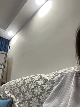 Snapshot of Youyou_12 chatting on 02-14-26, 06:59 Youyou 12 online show from 02-14-26, 06:59