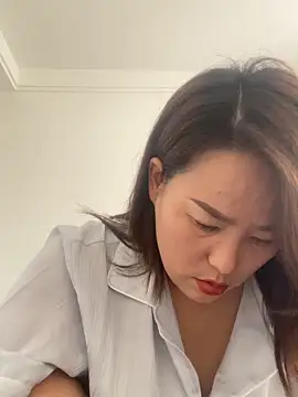 Snapshot of Youyou_12 chatting on 02-23-26, 03:48 Youyou 12 online show from 02-23-26, 03:48