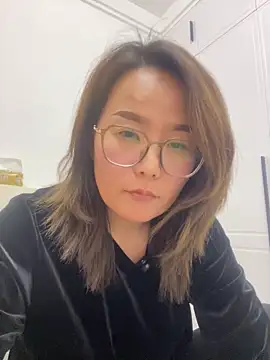 Snapshot of Youyou_12 chatting on 02-27-26, 10:37 Youyou 12 online show from 02-27-26, 10:37