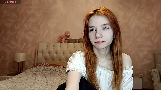 Snapshot of TarynPalek chatting on 02-25-26, 06:23 TarynPalek online show from 02-25-26, 06:23