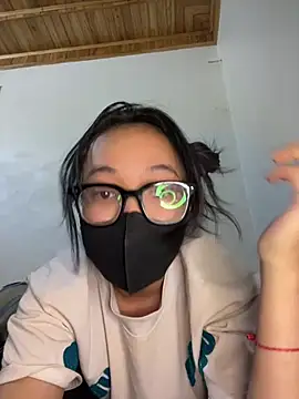 Leeeiuu online show from 02-06-26, 03:04