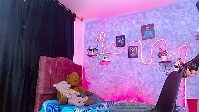 Everlin  Hot  online show from 02-05-26, 11:26