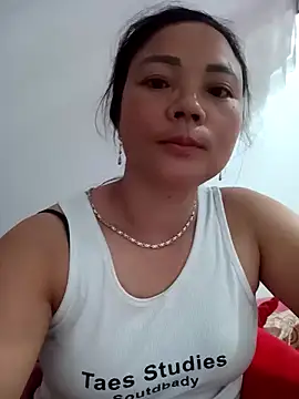 Snapshot of neyney110 chatting on 02-06-26, 10:02 neyney110 online show from 02-06-26, 10:02