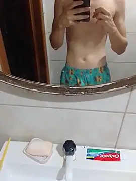 Snapshot of ONixCris chatting on 03-03-26, 10:04 ONixCris online show from 03-03-26, 10:04