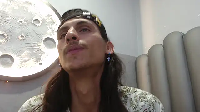 Snapshot of Noha-Smith chatting on 02-27-26, 12:21 Noha-Smith online show from 02-27-26, 12:21