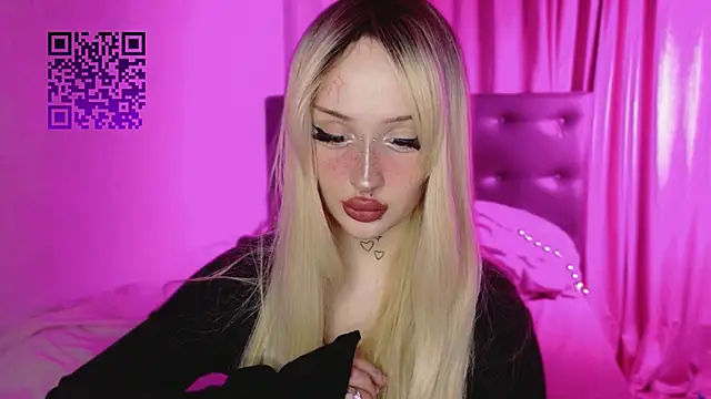 Snapshot of Lolykari chatting on 02-28-26, 06:20 Lolykari online show from 02-28-26, 06:20