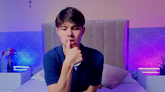 Snapshot of Derek_Sinn chatting on 02-26-26, 08:19 Derek Sinn online show from 02-26-26, 08:19