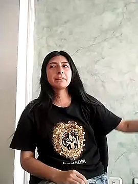 Snapshot of EmmaWilliamss4 chatting on 02-05-26, 04:00 EmmaWilliamss4 online show from 02-05-26, 04:00