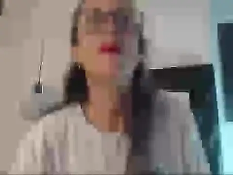 Snapshot of laurasofia45 chatting on 02-12-26, 11:55 laurasofia45 online show from 02-12-26, 11:55