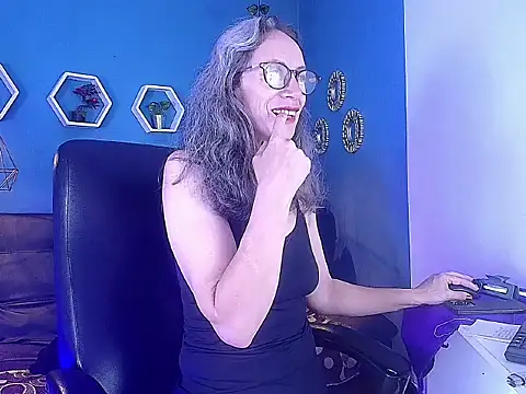 Snapshot of laurasofia45 chatting on 02-17-26, 04:02 laurasofia45 online show from 02-17-26, 04:02