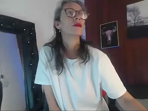 Snapshot of laurasofia45 chatting on 02-19-26, 07:37 laurasofia45 online show from 02-19-26, 07:37