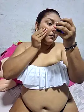 Snapshot of Amira-sultan chatting on 02-08-26, 03:15 Amira-sultan online show from 02-08-26, 03:15