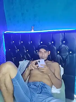 Snapshot of junior_men22 chatting on 02-14-26, 01:52 junior men22 online show from 02-14-26, 01:52