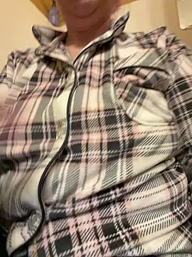 Snapshot of lickablelynn87 chatting on 02-04-26, 02:39 lickablelynn87 online show from 02-04-26, 02:39