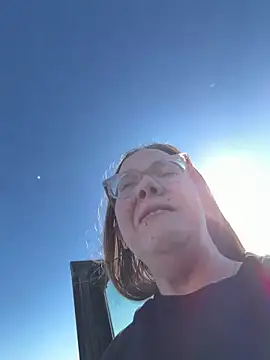 Snapshot of lickablelynn87 chatting on 02-25-26, 03:32 lickablelynn87 online show from 02-25-26, 03:32