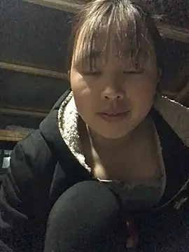 Snapshot of honeyyy110 chatting on 02-05-26, 01:38 honeyyy110 online show from 02-05-26, 01:38