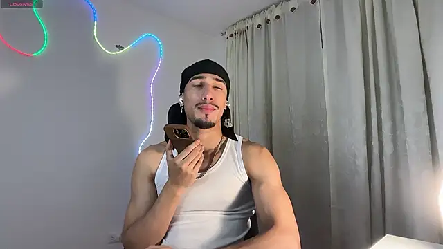 Snapshot of rafael_stone11 chatting on 02-27-26, 01:16 rafael stone11 online show from 02-27-26, 01:16