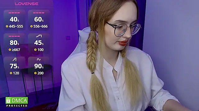 Snapshot of AdeLuna chatting on 02-18-26, 09:22 AdeLuna online show from 02-18-26, 09:22