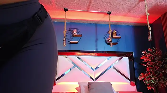 Snapshot of Ladyy_brownn chatting on 02-14-26, 11:29 Ladyy brownn online show from 02-14-26, 11:29