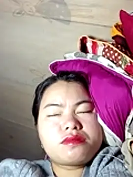 Snapshot of emlylyxinh chatting on 02-05-26, 01:54 emlylyxinh online show from 02-05-26, 01:54