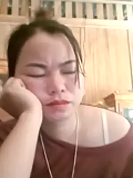 Snapshot of emlylyxinh chatting on 02-26-26, 08:24 emlylyxinh online show from 02-26-26, 08:24