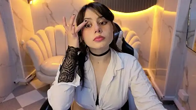 Snapshot of Valerie_moon_b chatting on 02-13-26, 12:45 Valerie moon b online show from 02-13-26, 12:45