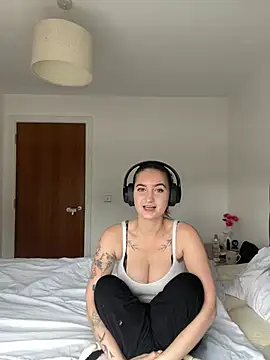 Snapshot of trinitysecretzx chatting on 02-05-26, 12:10 trinitysecretzx online show from 02-05-26, 12:10