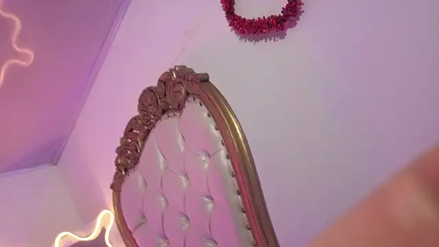 Snapshot of MILAH_TAY chatting on 02-13-26, 11:39 MILAH TAY online show from 02-13-26, 11:39