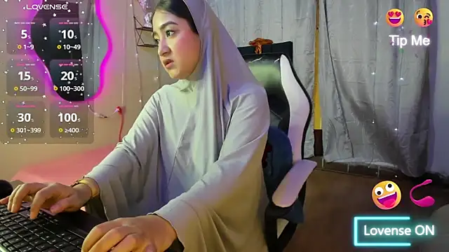 Snapshot of SamiraAwada chatting on 02-28-26, 06:42 SamiraAwada online show from 02-28-26, 06:42