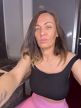 Snapshot of DivineAmely chatting on 02-11-26, 09:09 DivineAmely online show from 02-11-26, 09:09